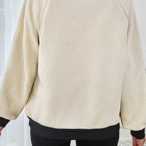 Cream/black sweatshirt