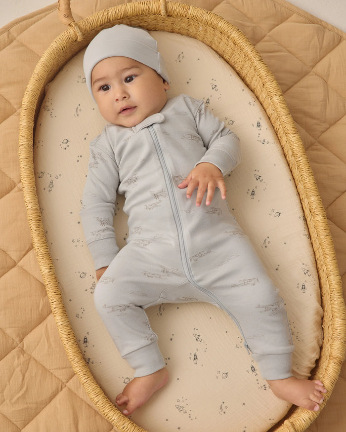 QM Airplane sleeper