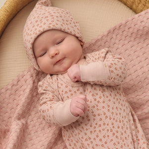 QM knotted gown posy