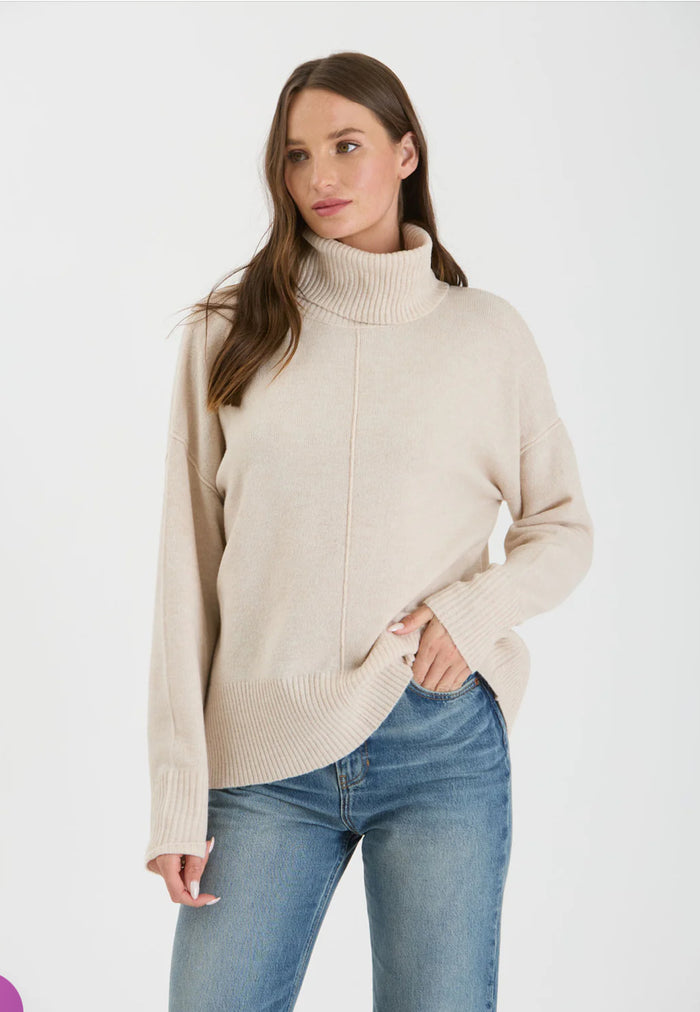 OATMEAL TURTLENECK KNIT PULLOVER SWEATER