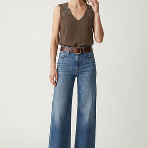 Stitch Detail V-neck Sleeveless Top