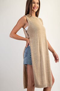 Oat Side Button Sleevless Vest