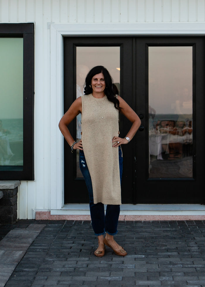 Oat Side Button Sleevless Vest