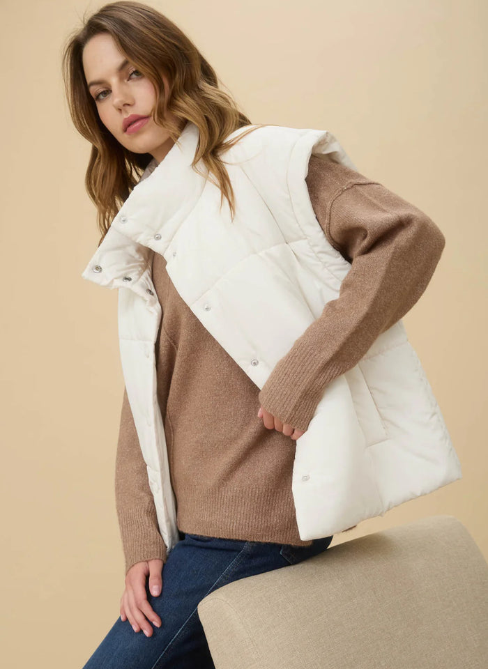 CREAM OVERSIZED SNAP BUTTON PUFFER VEST