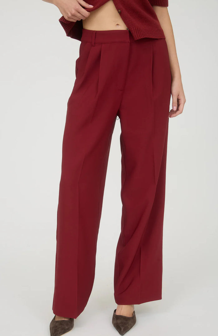 HIGH WAIST PLEATED WIDE LEG DRESS PANTS BURGUNDY