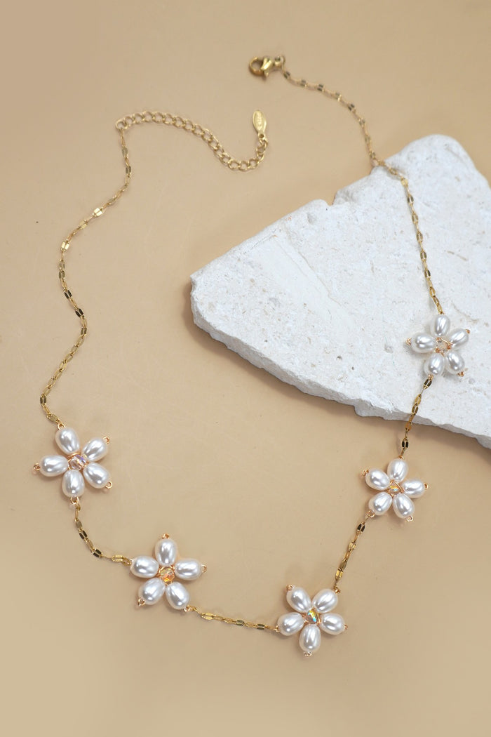 18k Stainless Steel Tarnish Pearl Flower Necklace