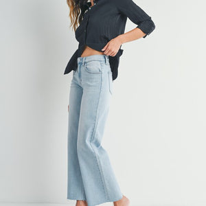 HIGH RISE RELAXED WIDE LEG W/ STRETCH LIGHT DENIM