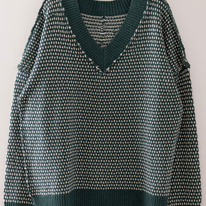 Contrast Stitch Reversible V-neck Sweater, 2 Colors