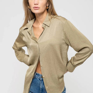 3 COLORS, TEXTURED SATIN LONG SLEEVE BUTTON DOWN SHIRT