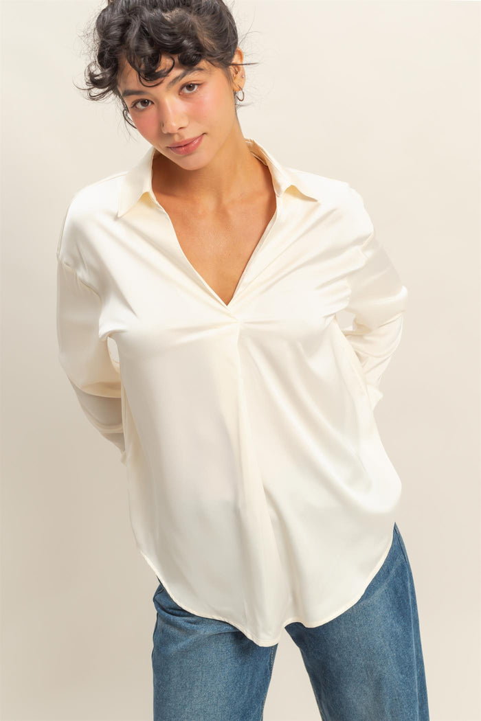 Off white Collared V-neck Satin Blouse