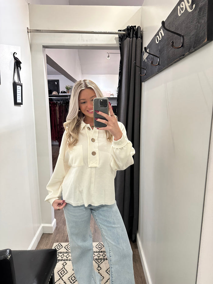 IVORY COLLARED RAW EDGE KNIT TOP