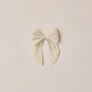Cream bow