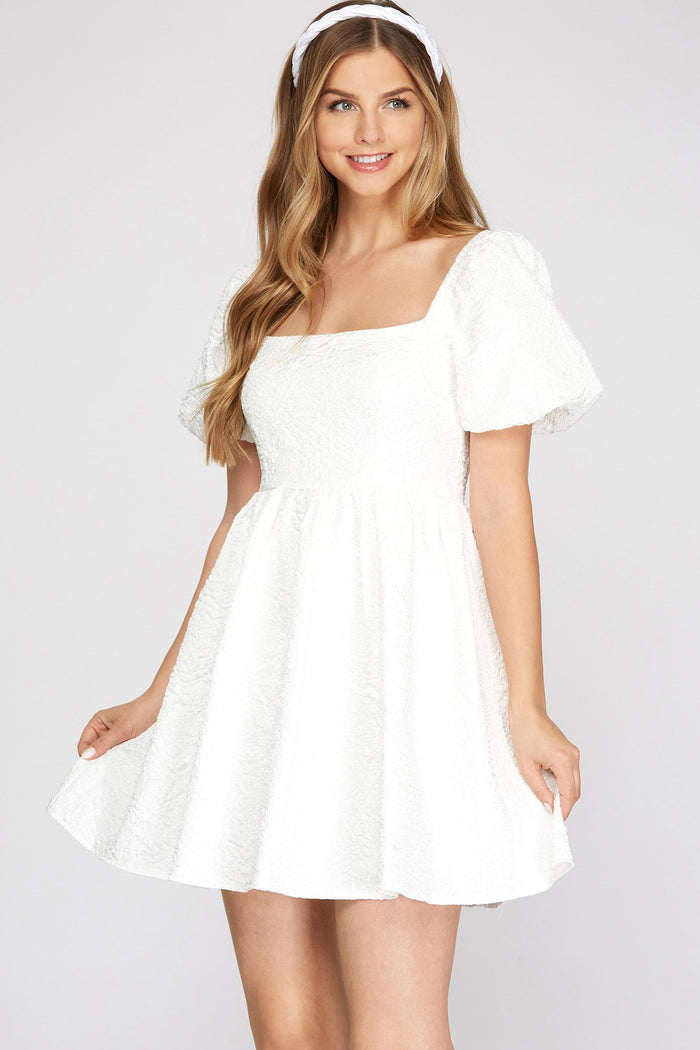 WHITE SHORT PUFF SLEEVE JACQUARD WOVEN BABYDOLL DRESS