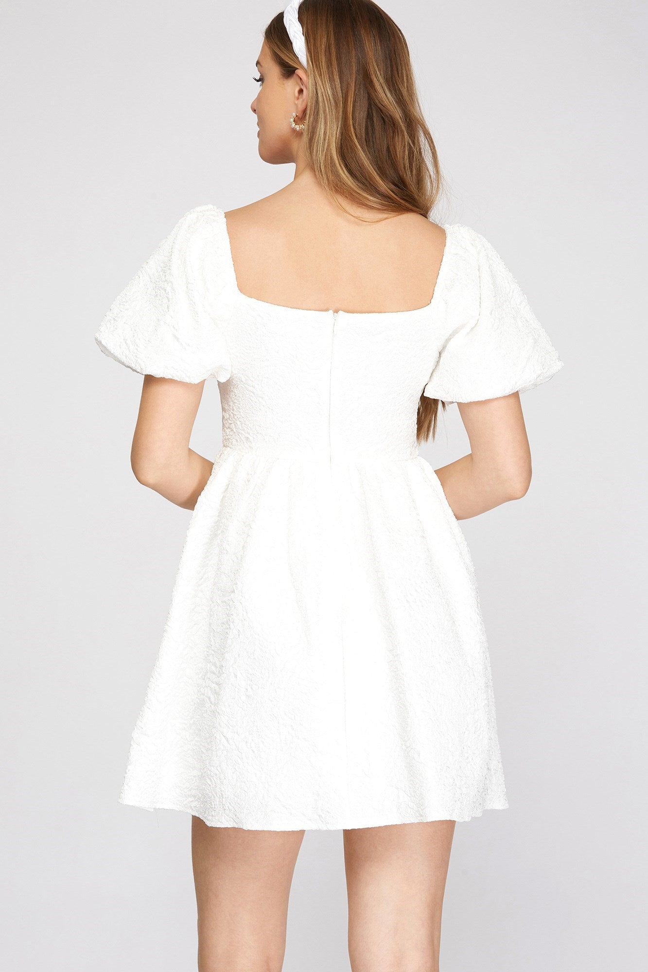 WHITE SHORT PUFF SLEEVE JACQUARD WOVEN BABYDOLL DRESS Sofi Stella Women's & Children's Boutique WHITE SHORT PUFF SLEEVE JACQUARD WOVEN BABYDOLL DRESS Sofi Stella Women's & Children's Boutique