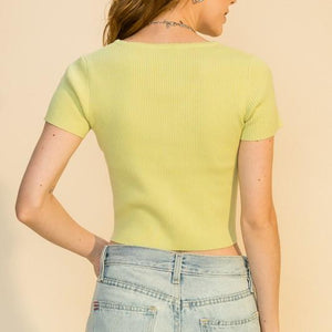 SCALLOPED EDGE NECK SHORT SLEEVE CROP LIME TOP